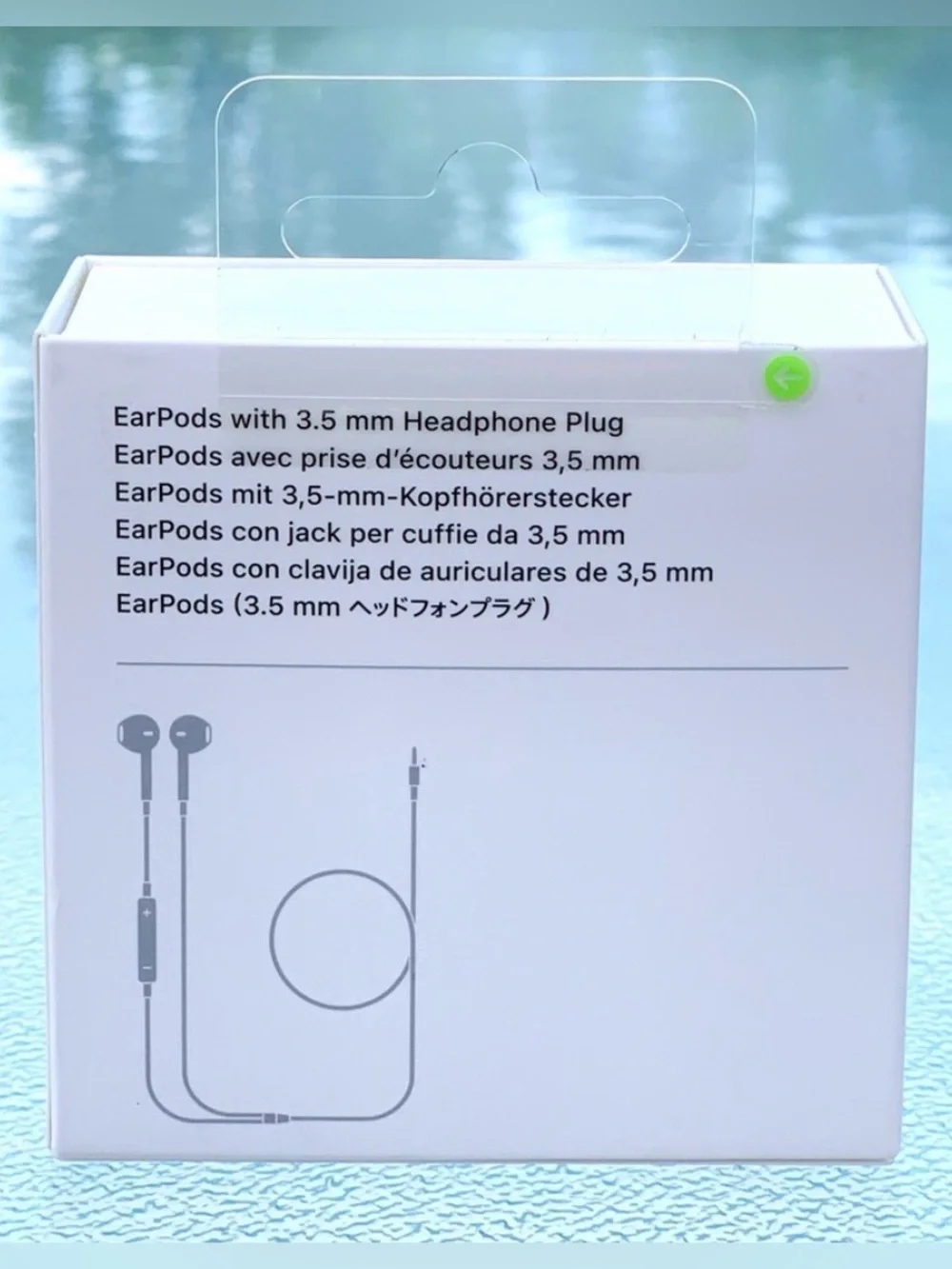 Apple EarPods Headphones with 3.5 mm Plug, Model A1472